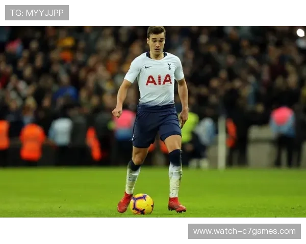 布莱克浦俱乐部最新动态与赛季布局深度解析管理层调整及引援前景观察