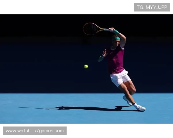 澳网焦点对决纳达尔逆转晋级再掀网坛热潮引发全球球迷关注与期待