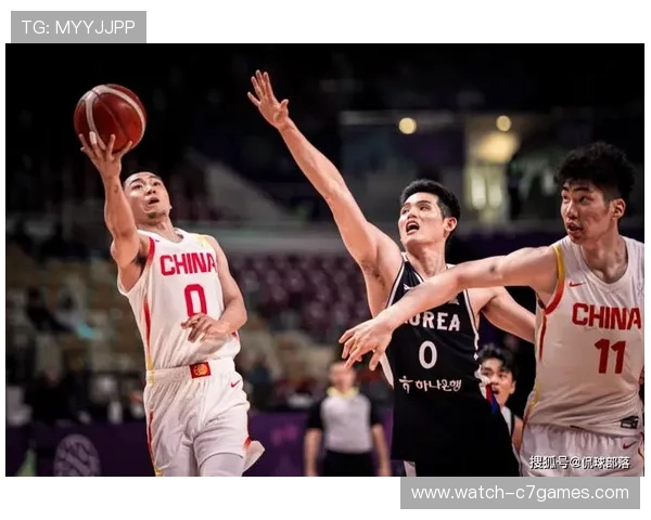 中国男篮逆袭战胜澳大利亚晋级亚洲杯决赛，展现惊人团队实力