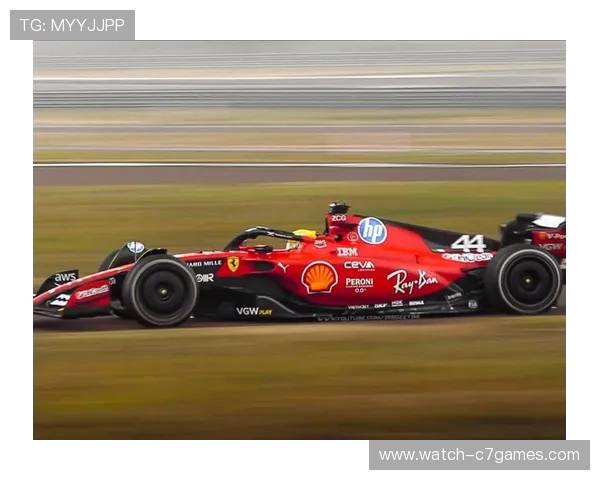 F1赛事精彩不断 路易斯·汉密尔顿与维尔纽夫对决引发广泛关注