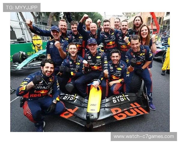 F1赛季激烈角逐 梅赛德斯与红牛争夺总冠军宝座